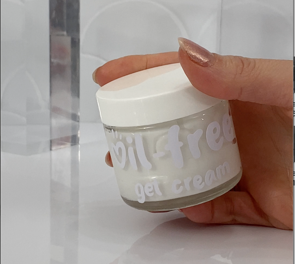 Oil-Free Gel Cream Formula w/ Niacinamide for Oily/Combination Skin Types
